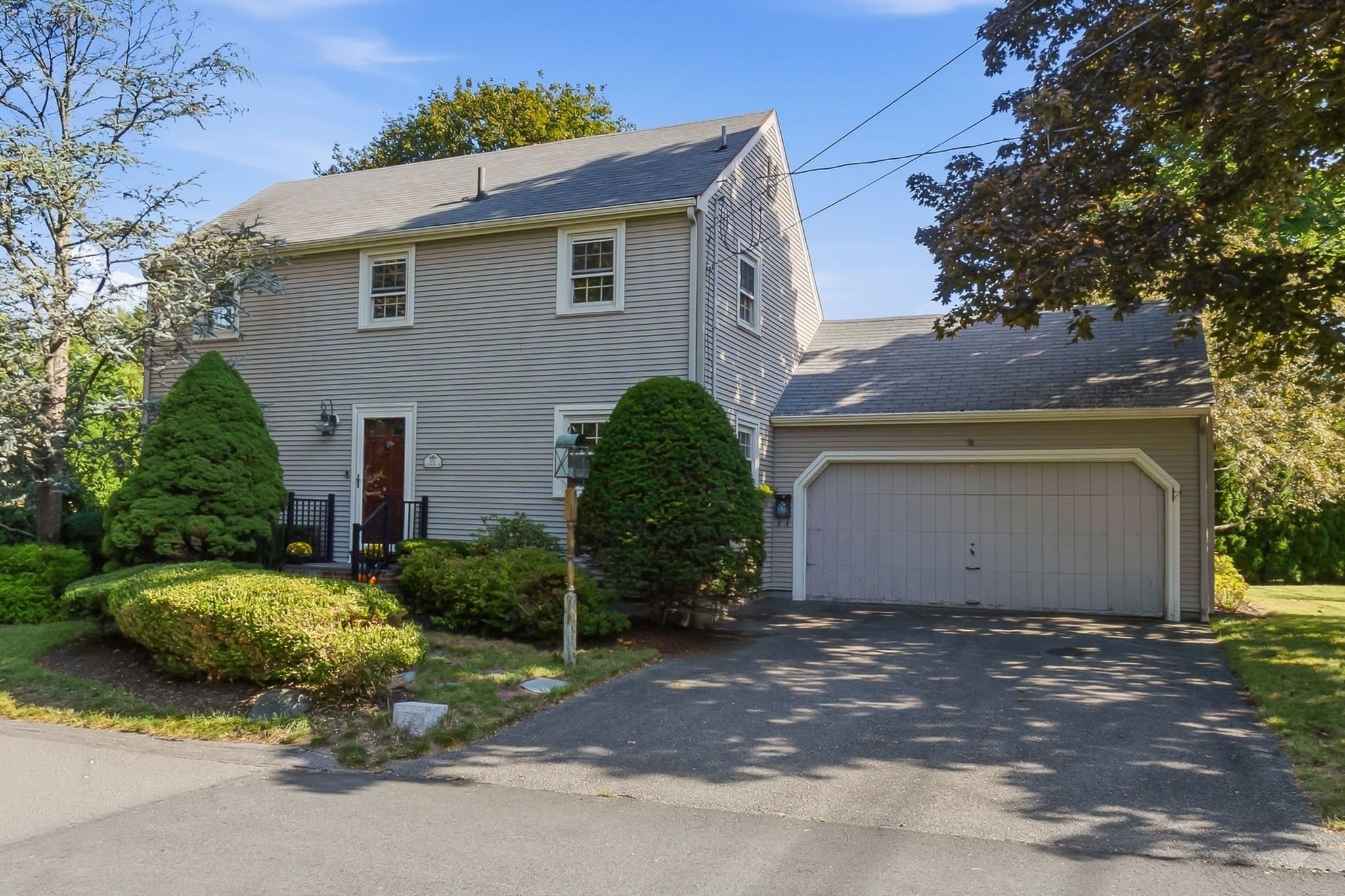 250 E. Lothrop Street Property Photo 1