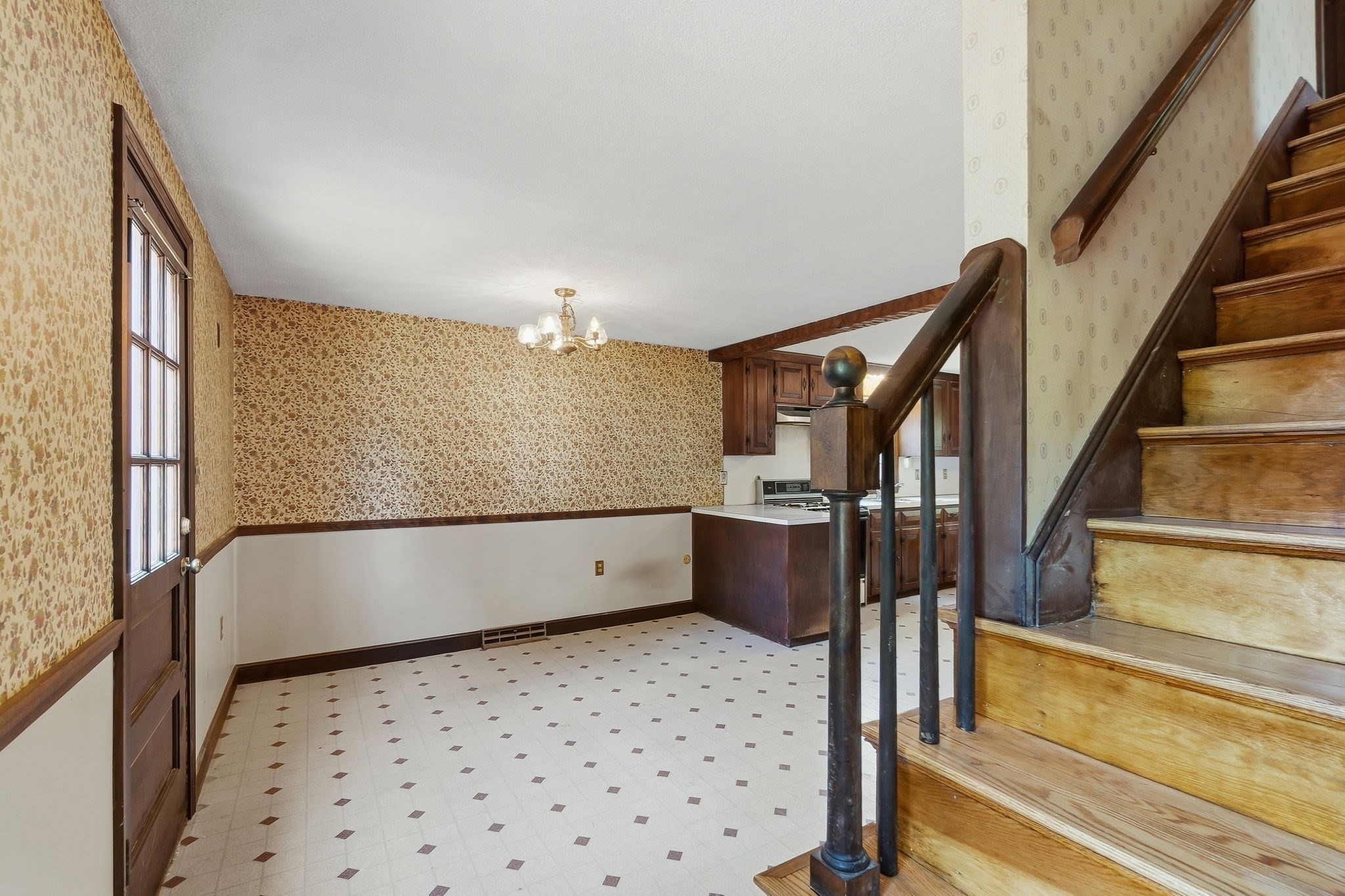 250 E. Lothrop Street Property Photo 11