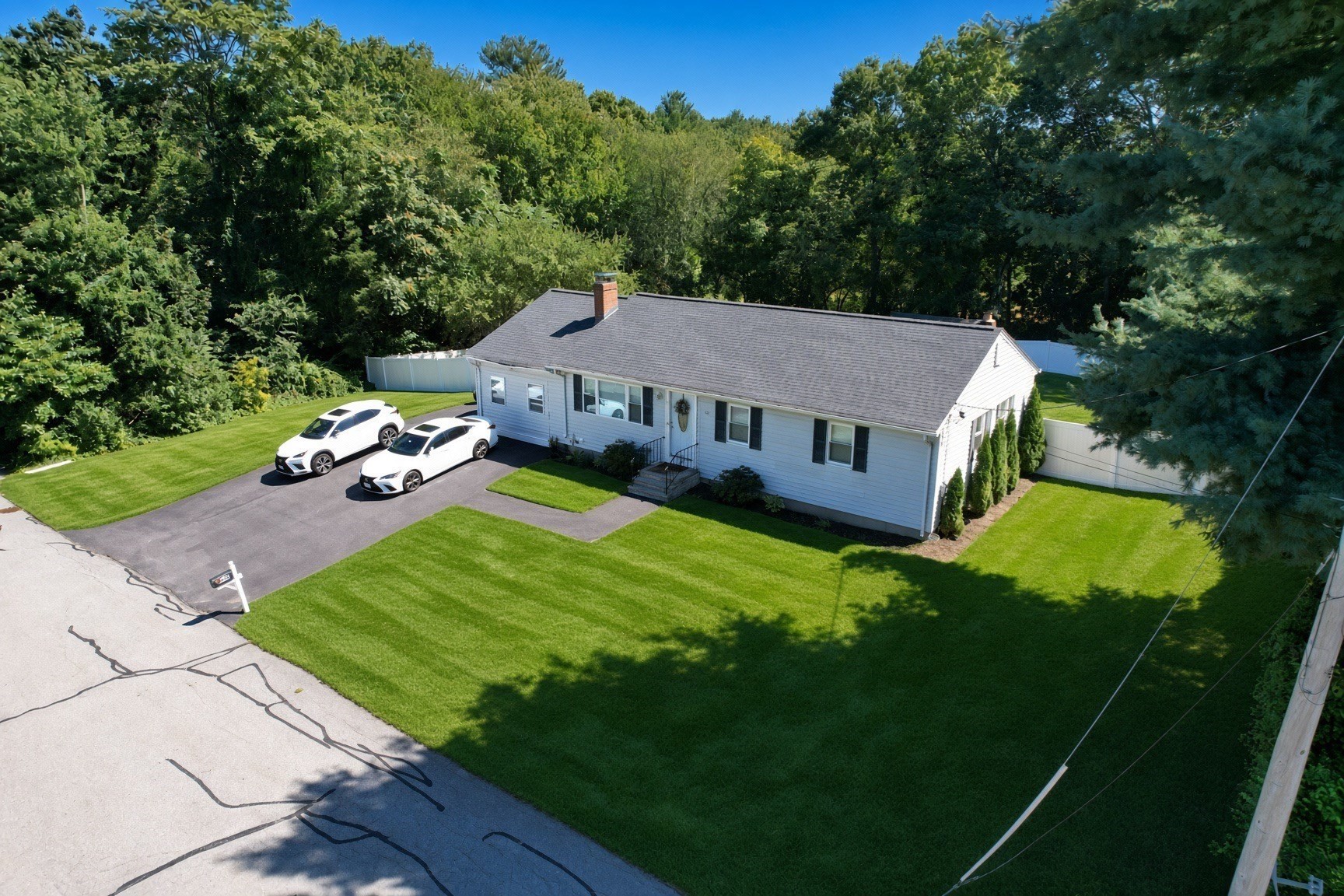 50 Ellen Rd Property Photo 1