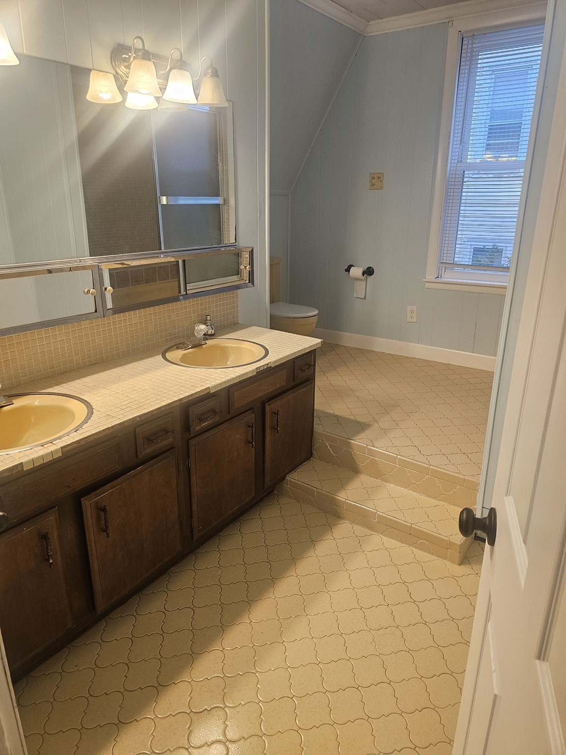 130 Winter Street Property Photo 27