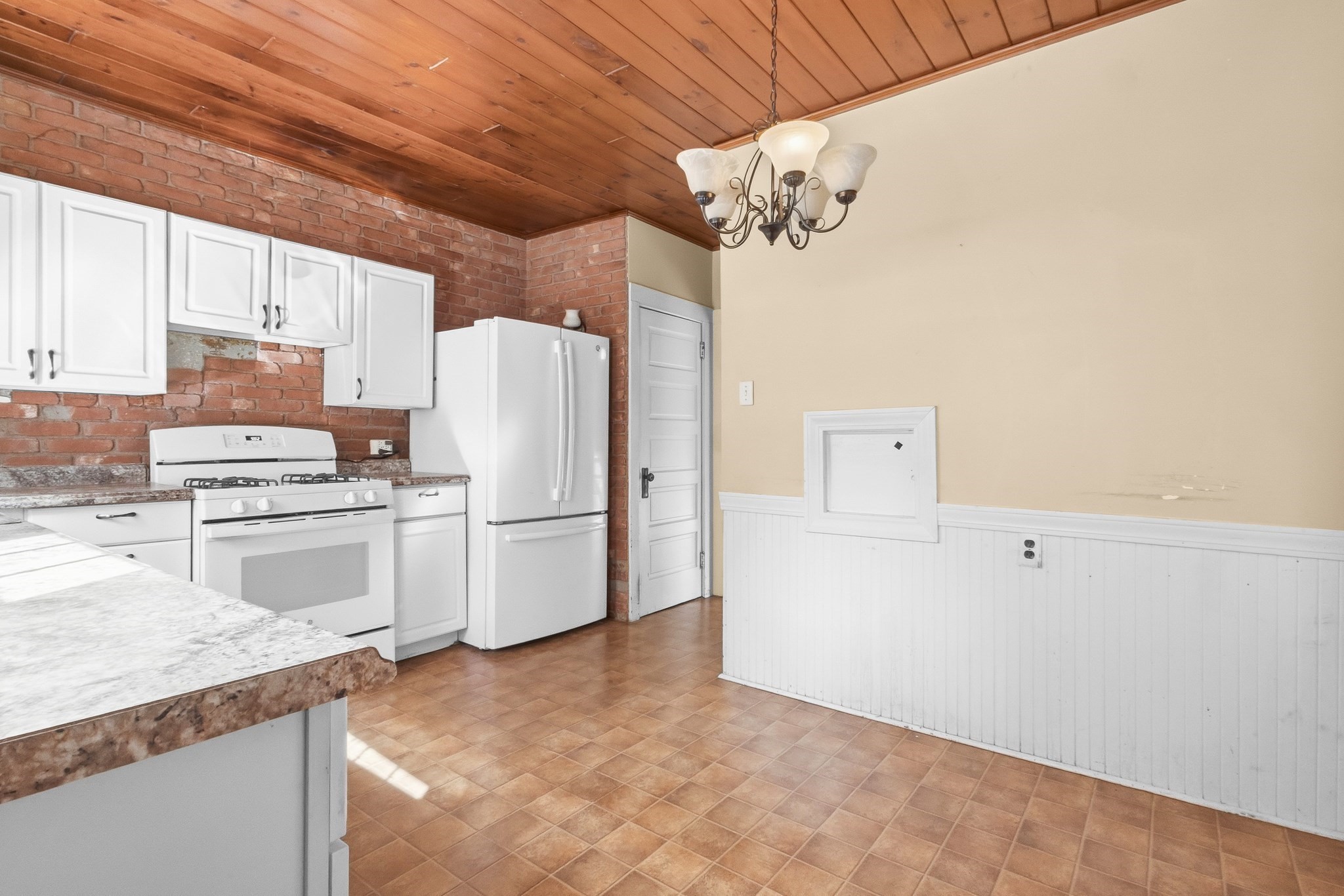 70 Rounds St Property Photo 11