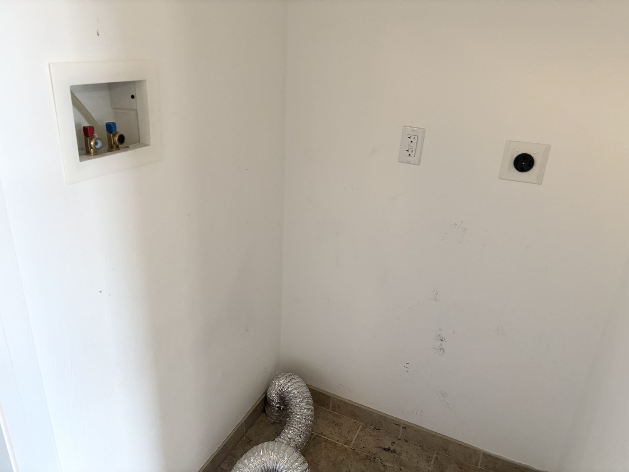 17 Pratt Street # 103 Property Photo 26