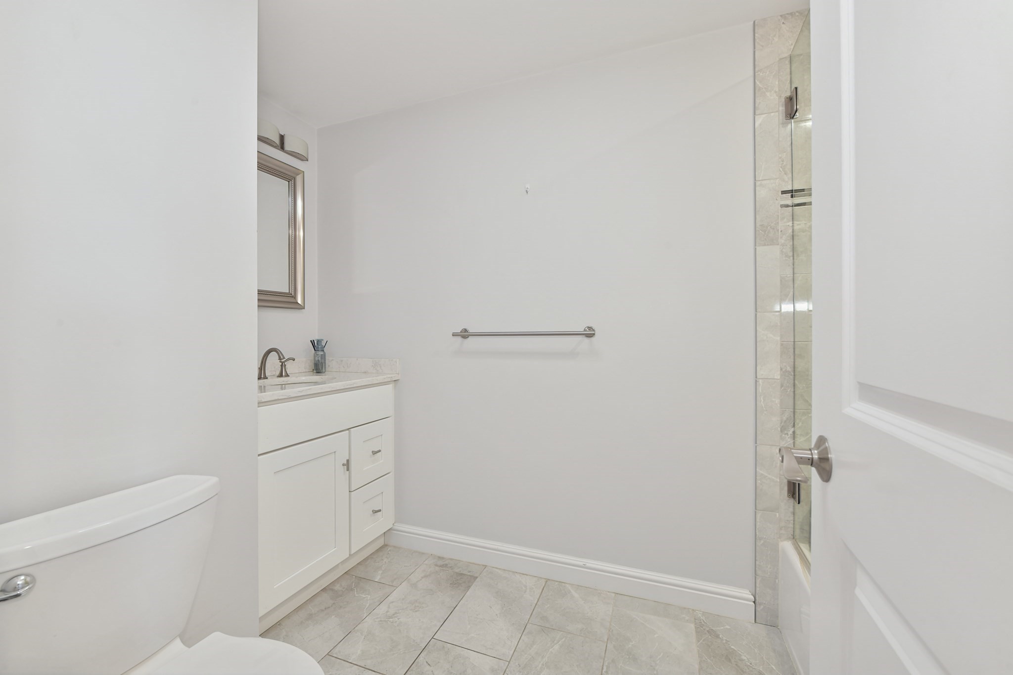 214-216 E Eagle St # 5a Property Photo 10