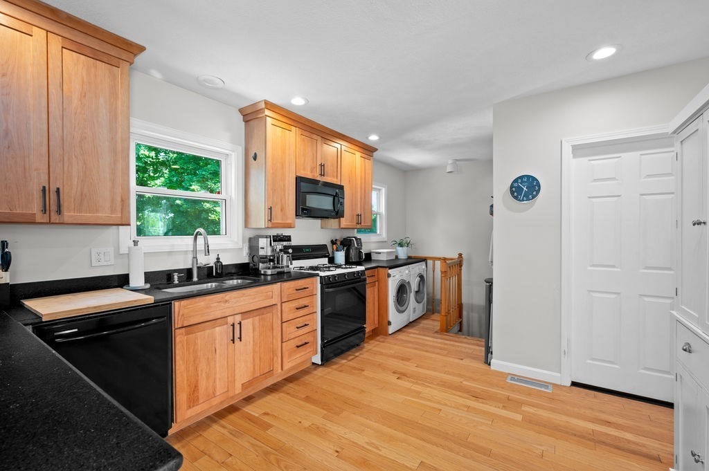 17 Herschel St # 3 Property Photo 9