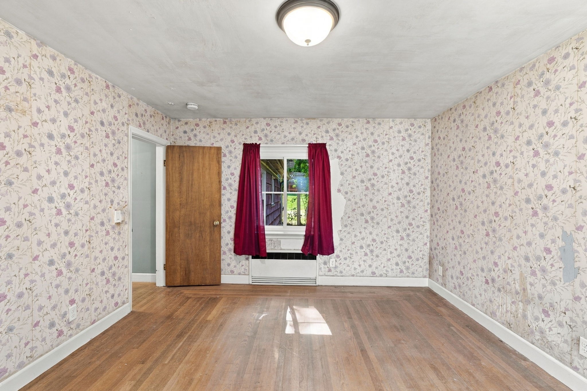 140 S Main St Property Photo 13