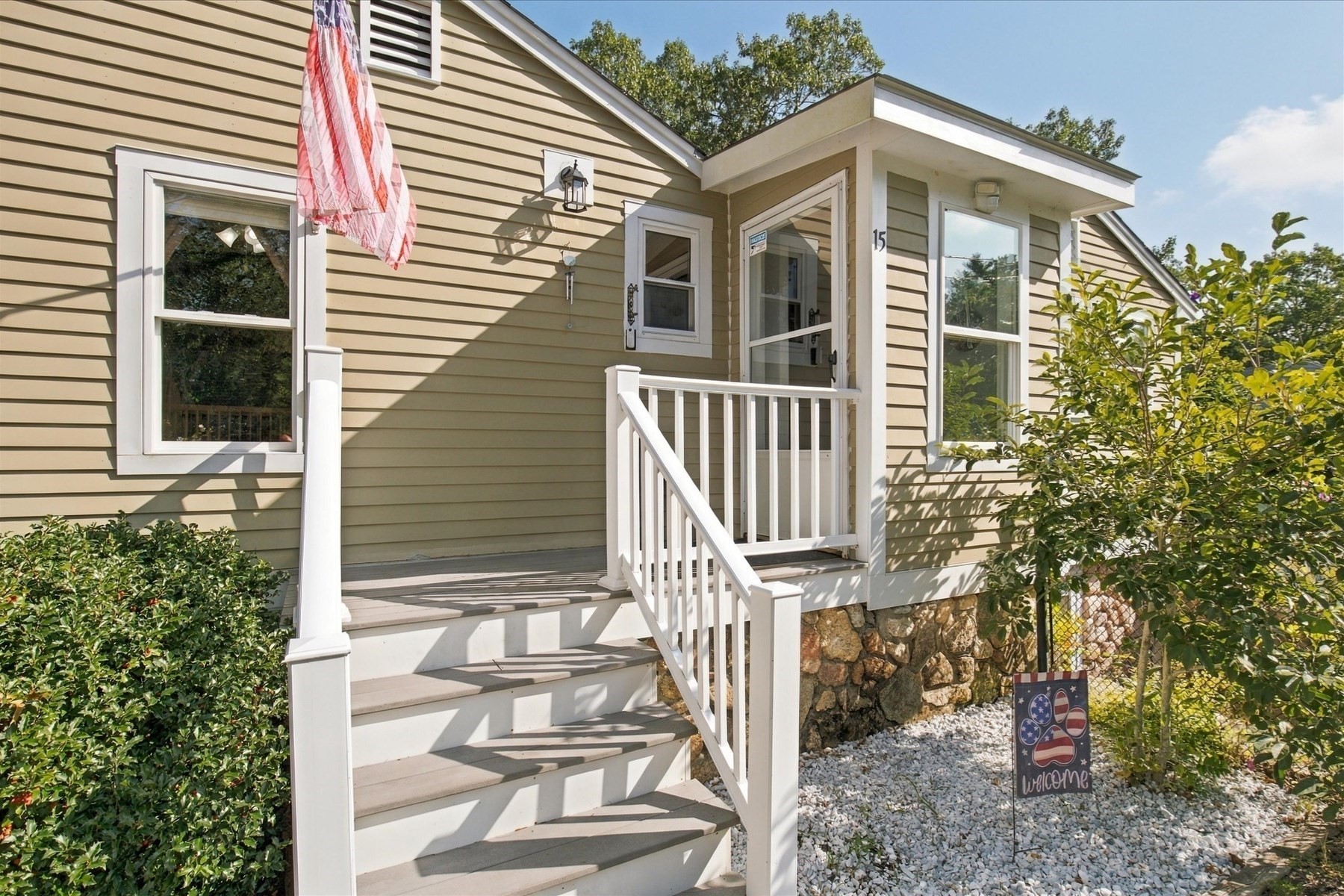 15 Summer St Property Photo 4