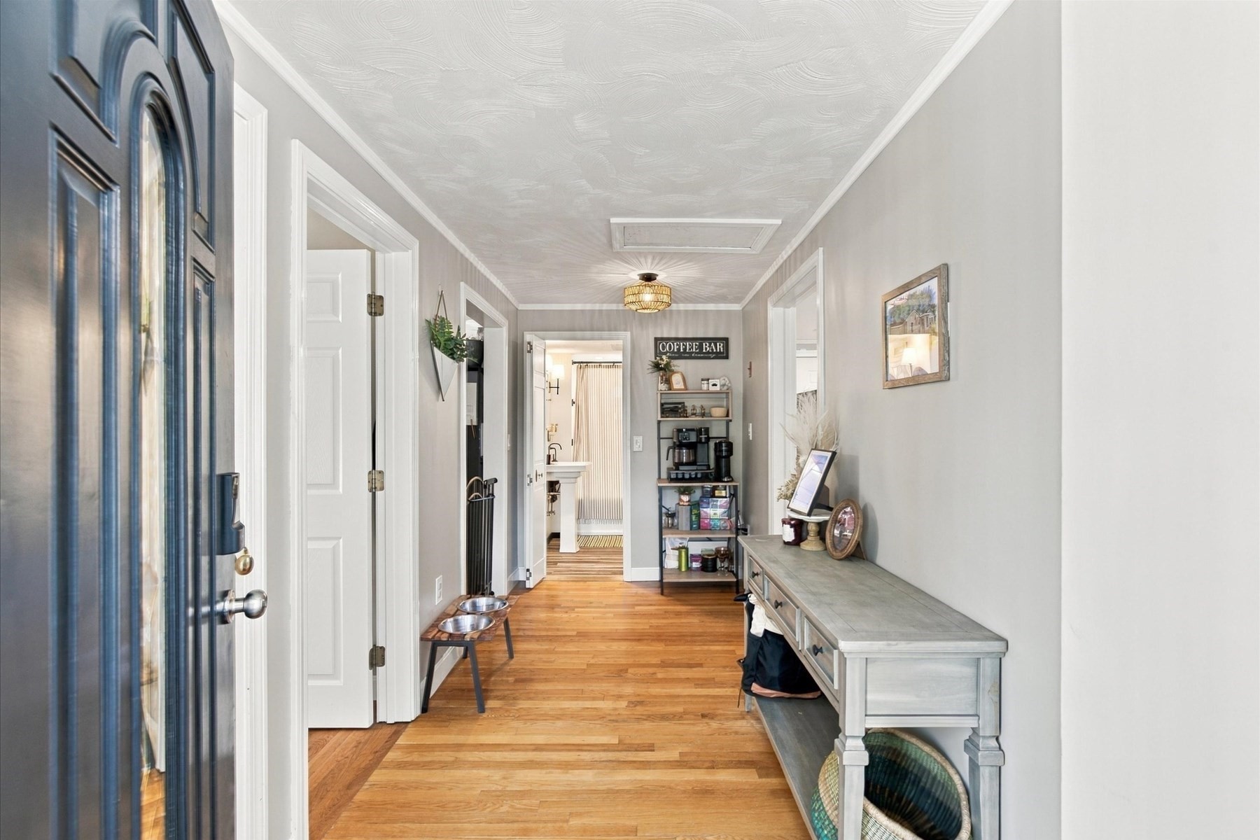 15 Summer St Property Photo 6