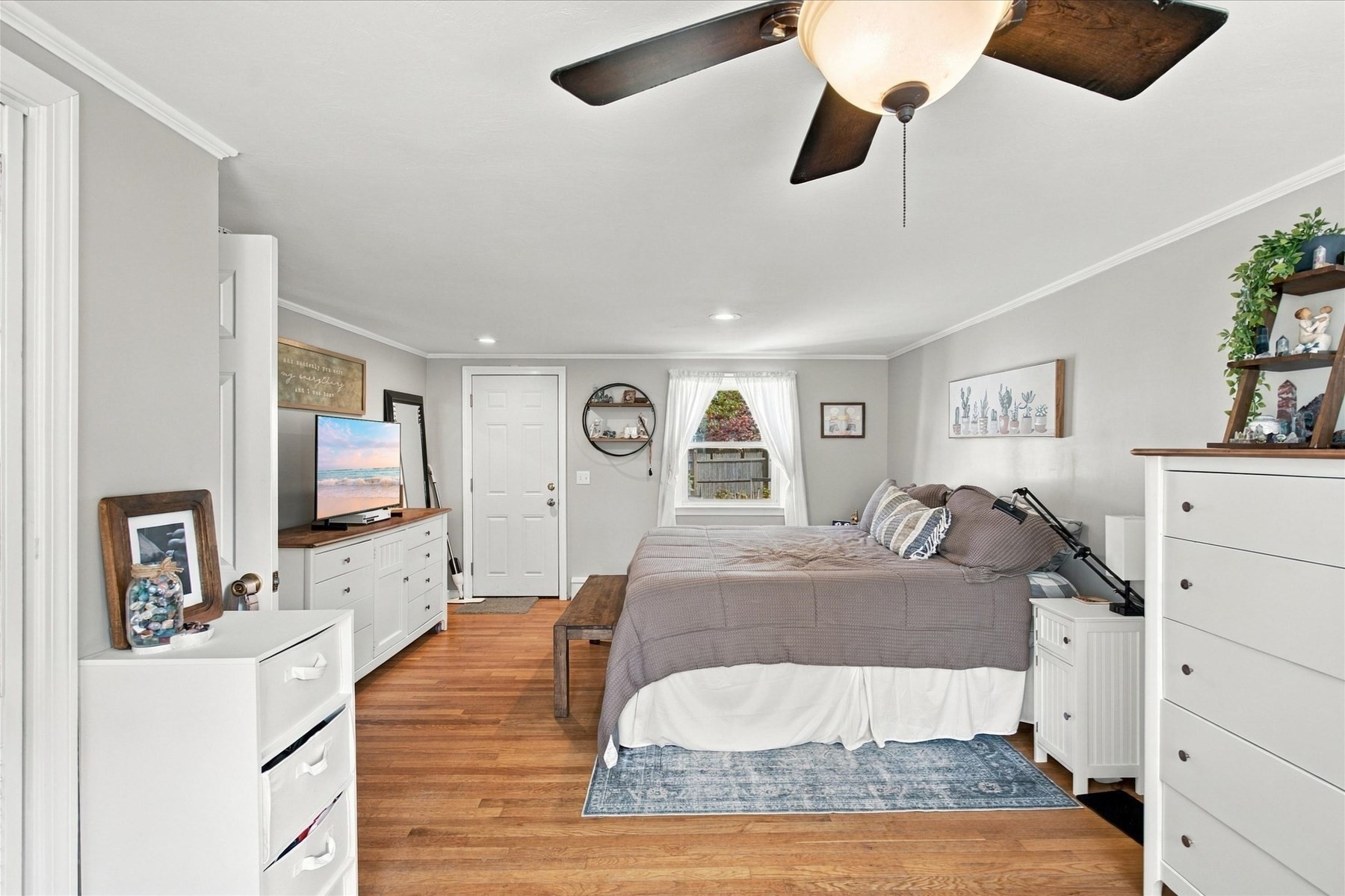 15 Summer St Property Photo 13