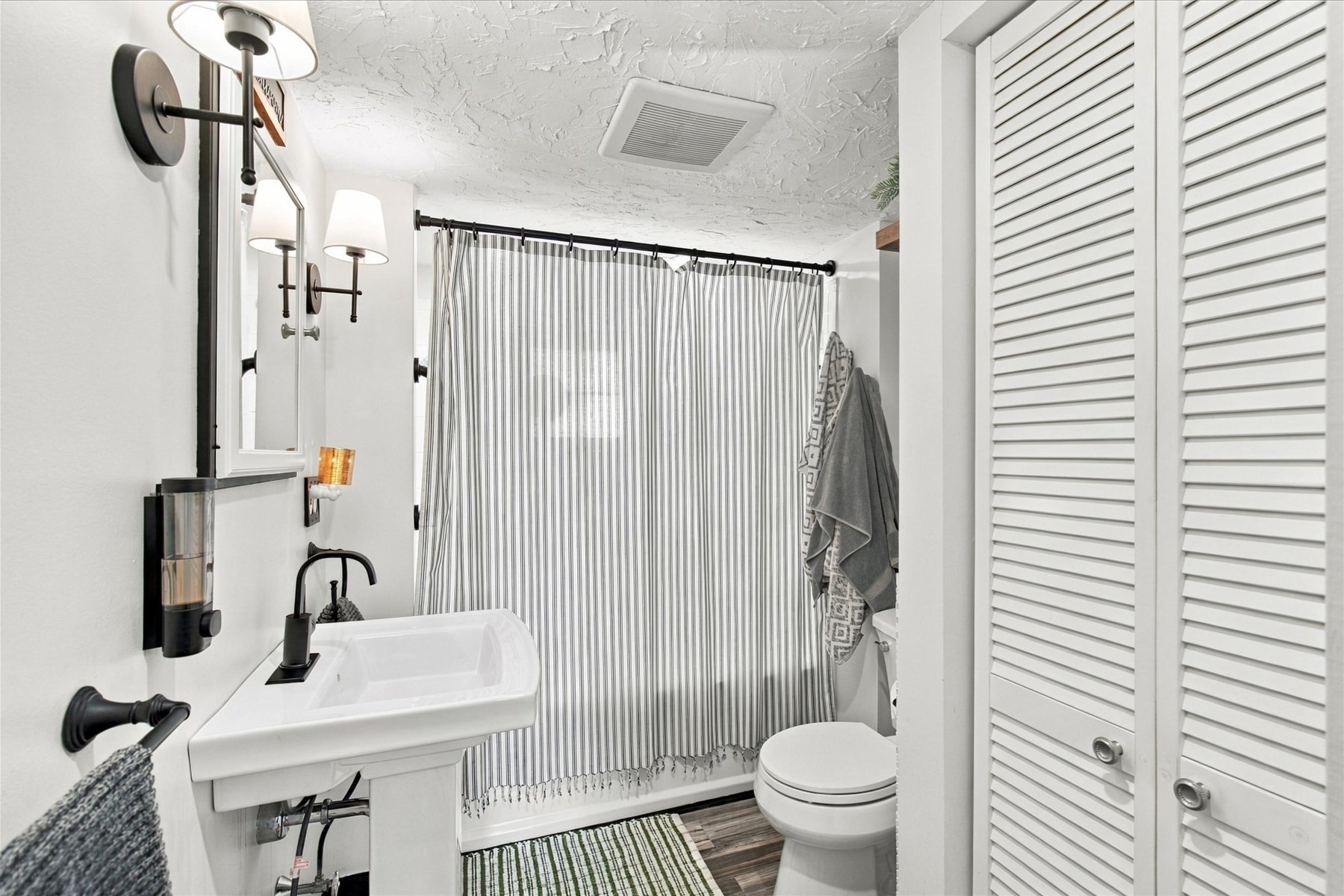 15 Summer St Property Photo 15
