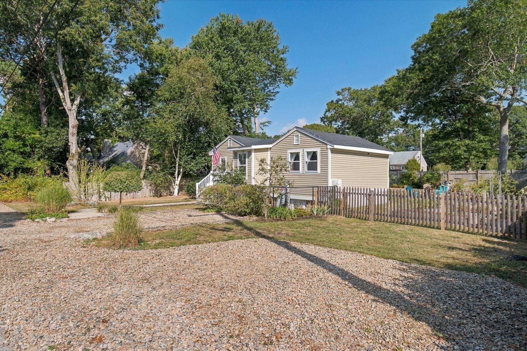 15 Summer St Property Photo 28