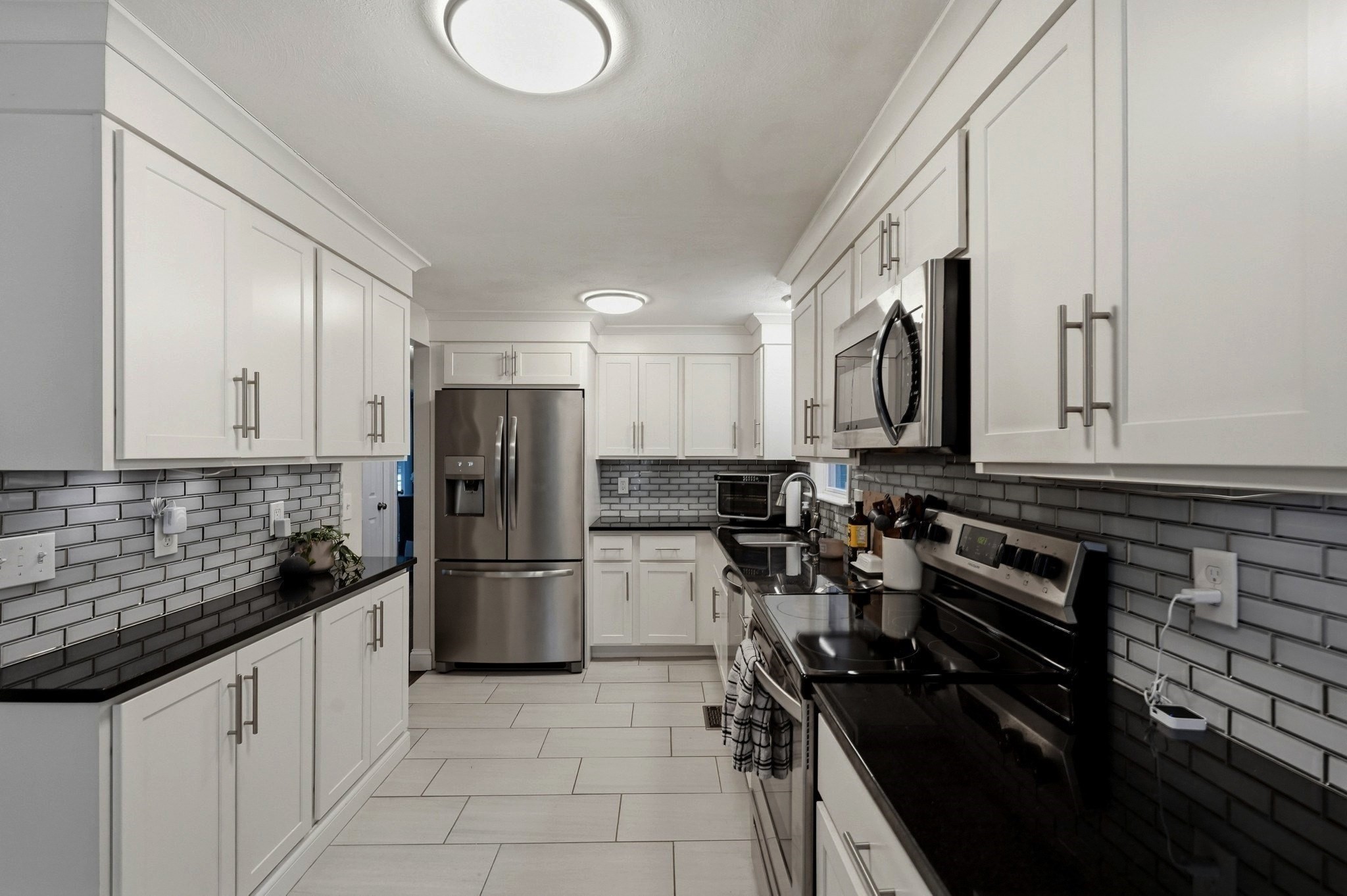 547 Tremont St Property Photo 9