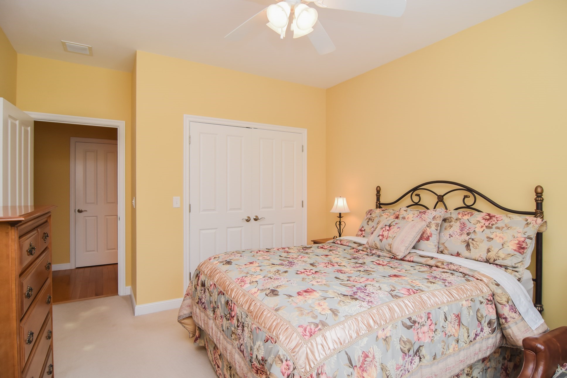 5 Village Ln # 5 Property Photo 7