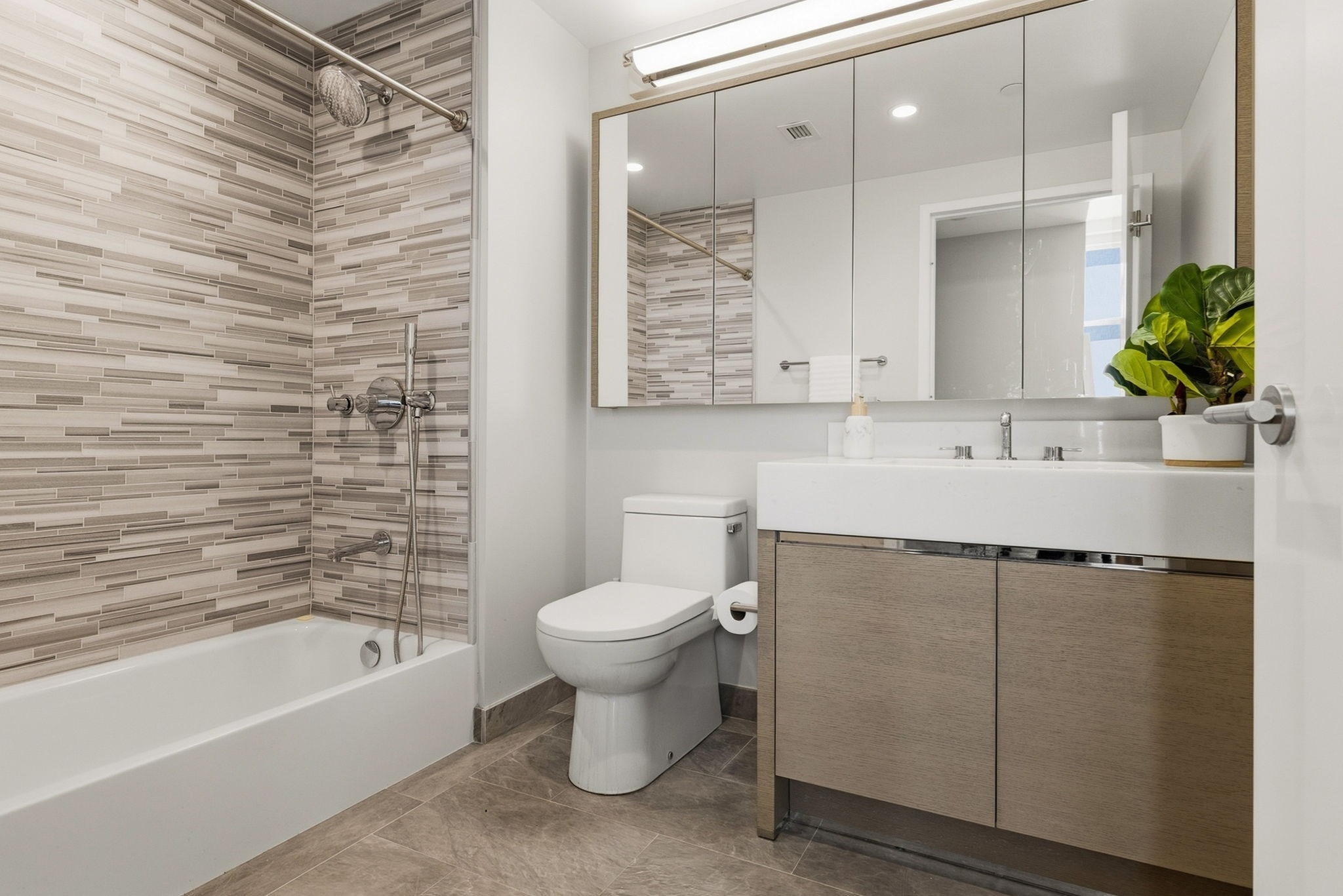 100 Lovejoy Wharf Property Photo 6