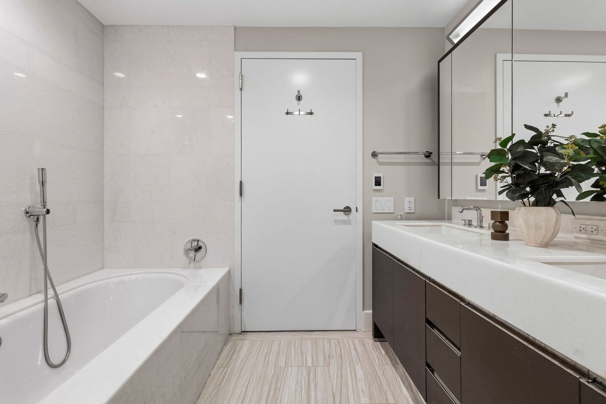 100 Lovejoy Wharf Property Photo 15