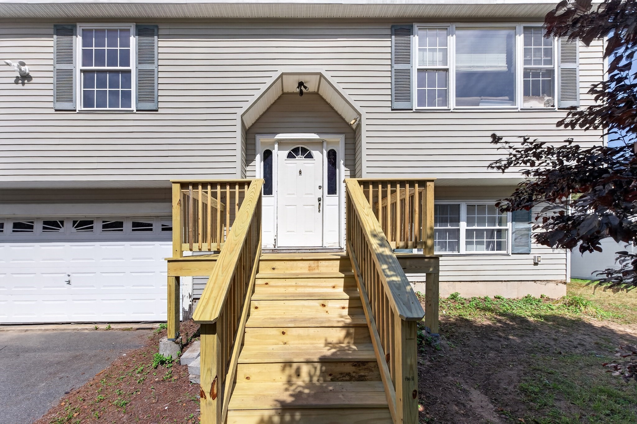 99 Burrill Ave Property Photo 1
