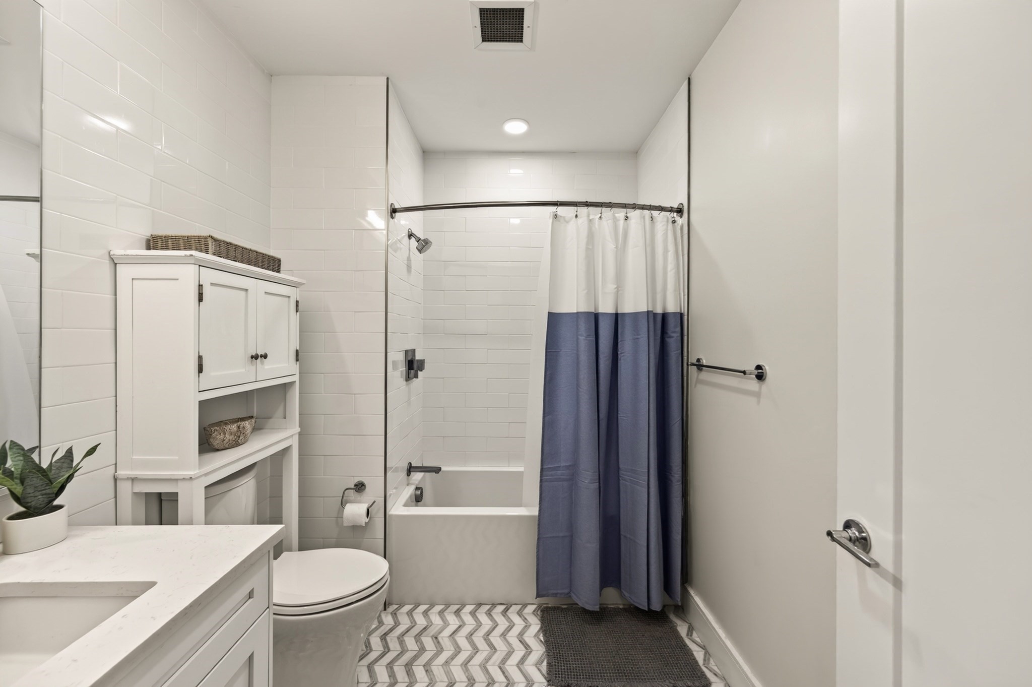 301 Border # 606 Property Photo 11