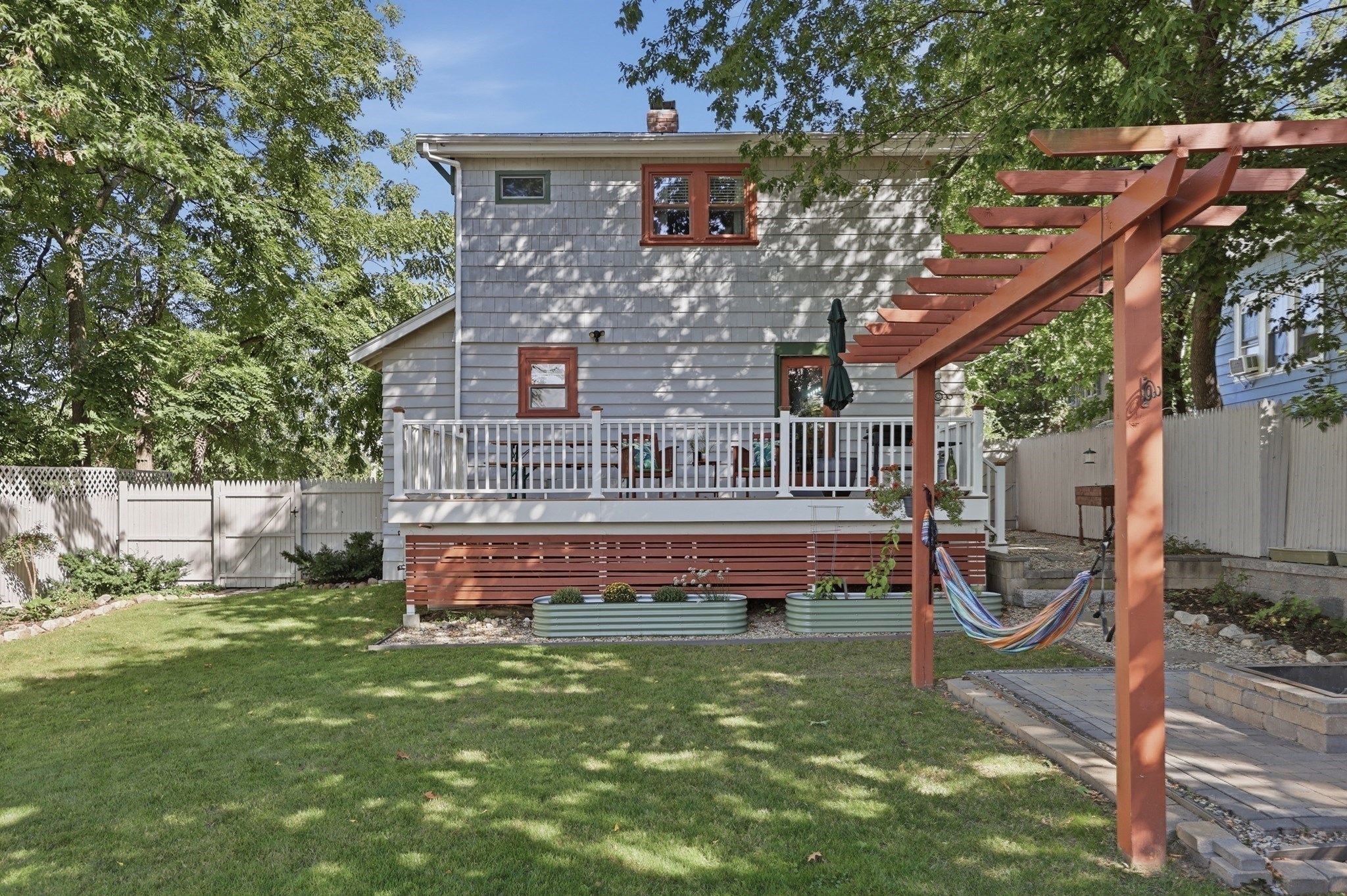 2 Winnipeg Street Property Photo 37