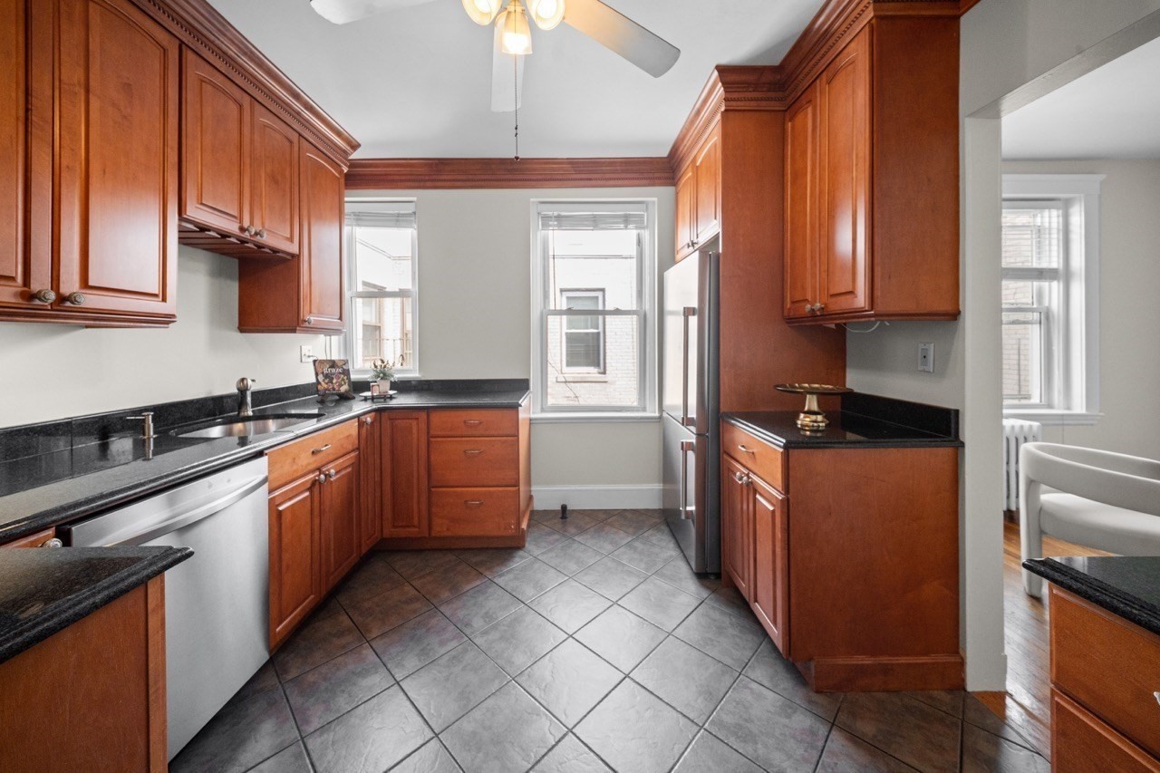2039 Commonwealth Ave # 12a Property Photo 13