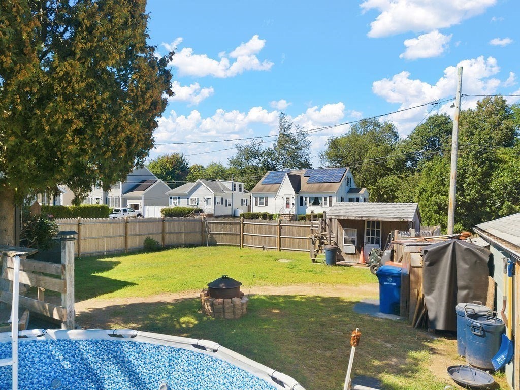 950 Glen St Property Photo 12