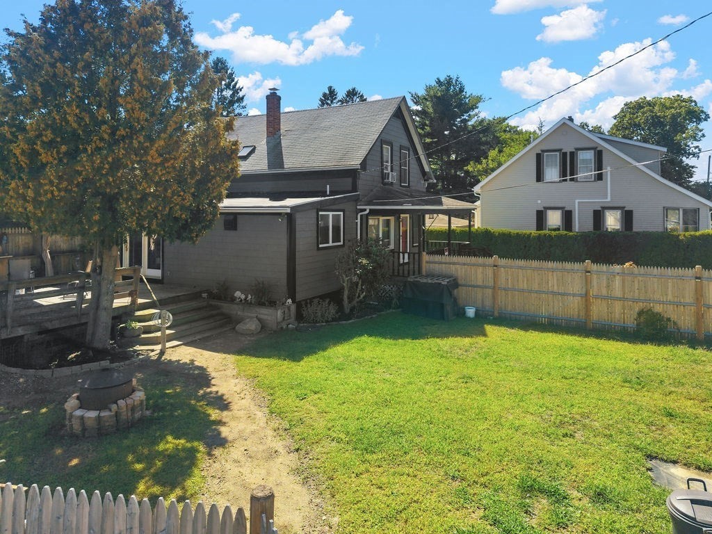 950 Glen St Property Photo 14