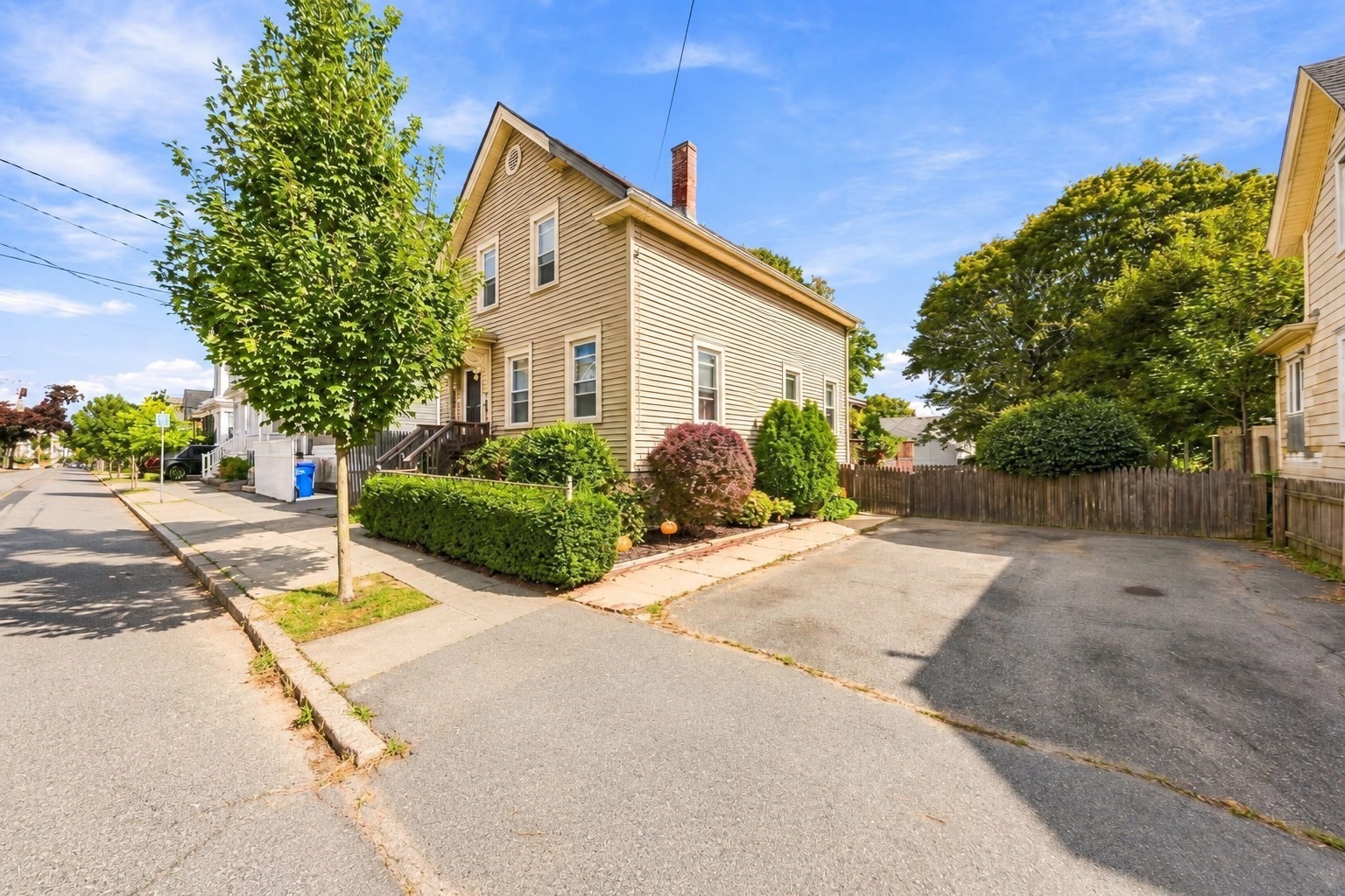 326 Cedar St Property Photo 1