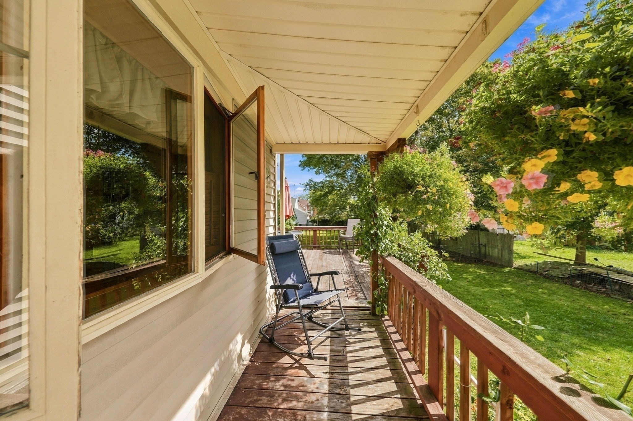 326 Cedar St Property Photo 6