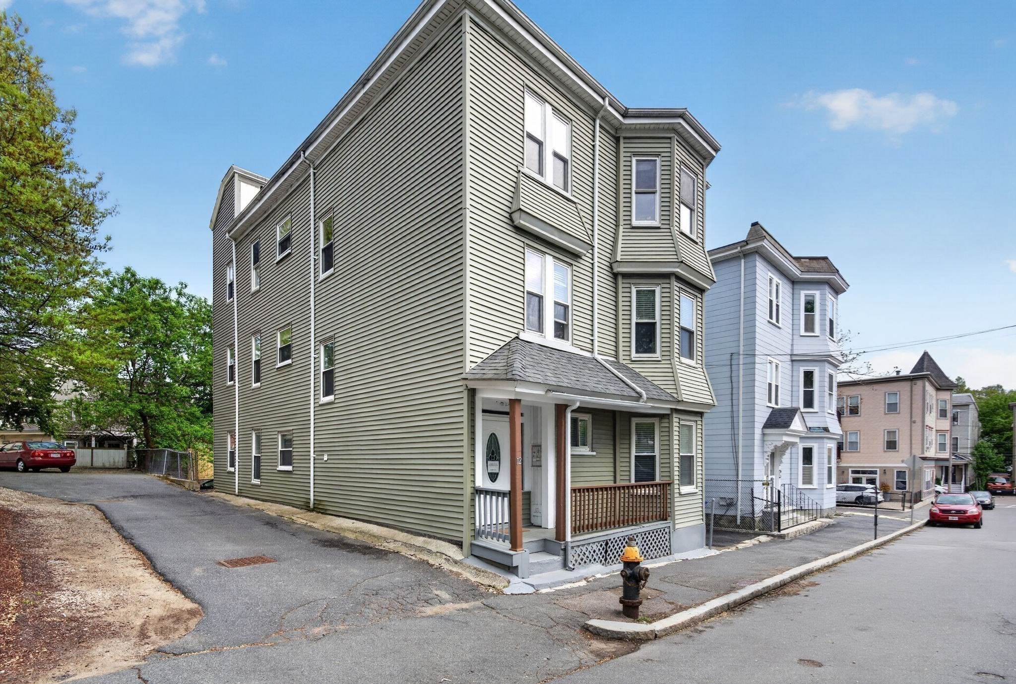 12 Schiller St Property Photo 3