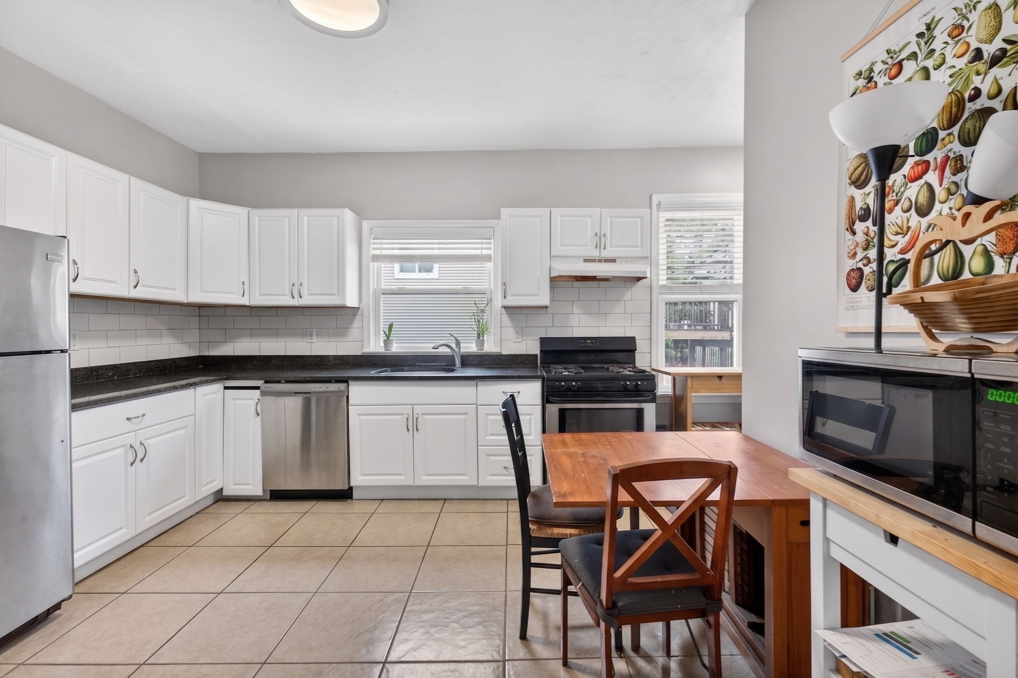 12 Schiller St Property Photo 4