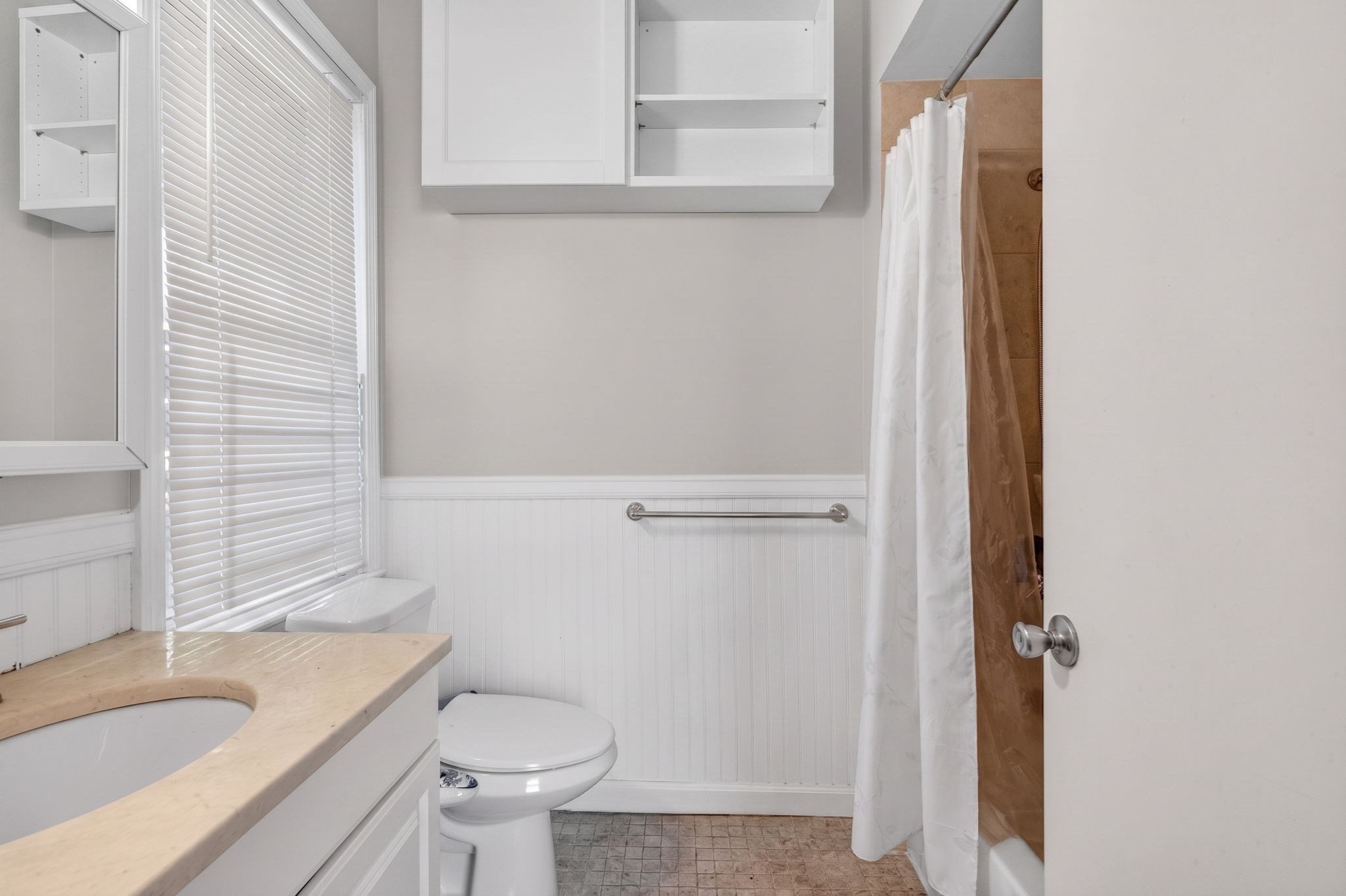 12 Schiller St Property Photo 5