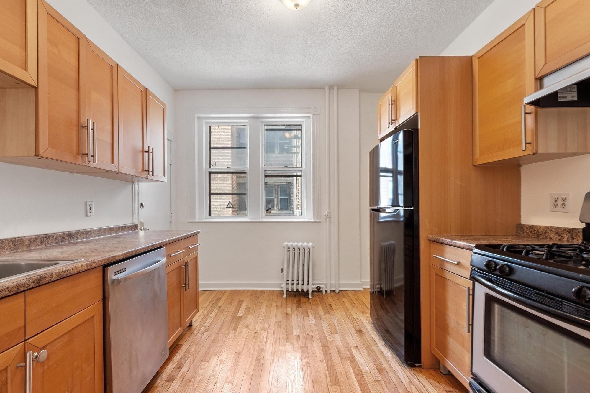 16 Glenville Ave Unit 1 Property Photo 7