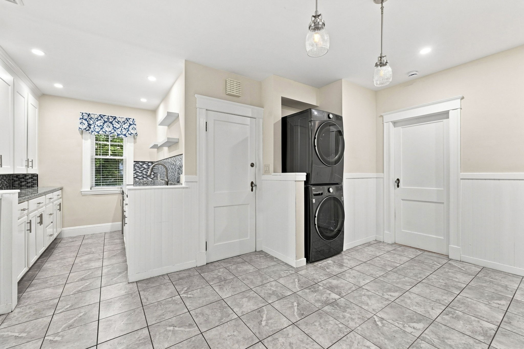 40 County St # B Property Photo 20