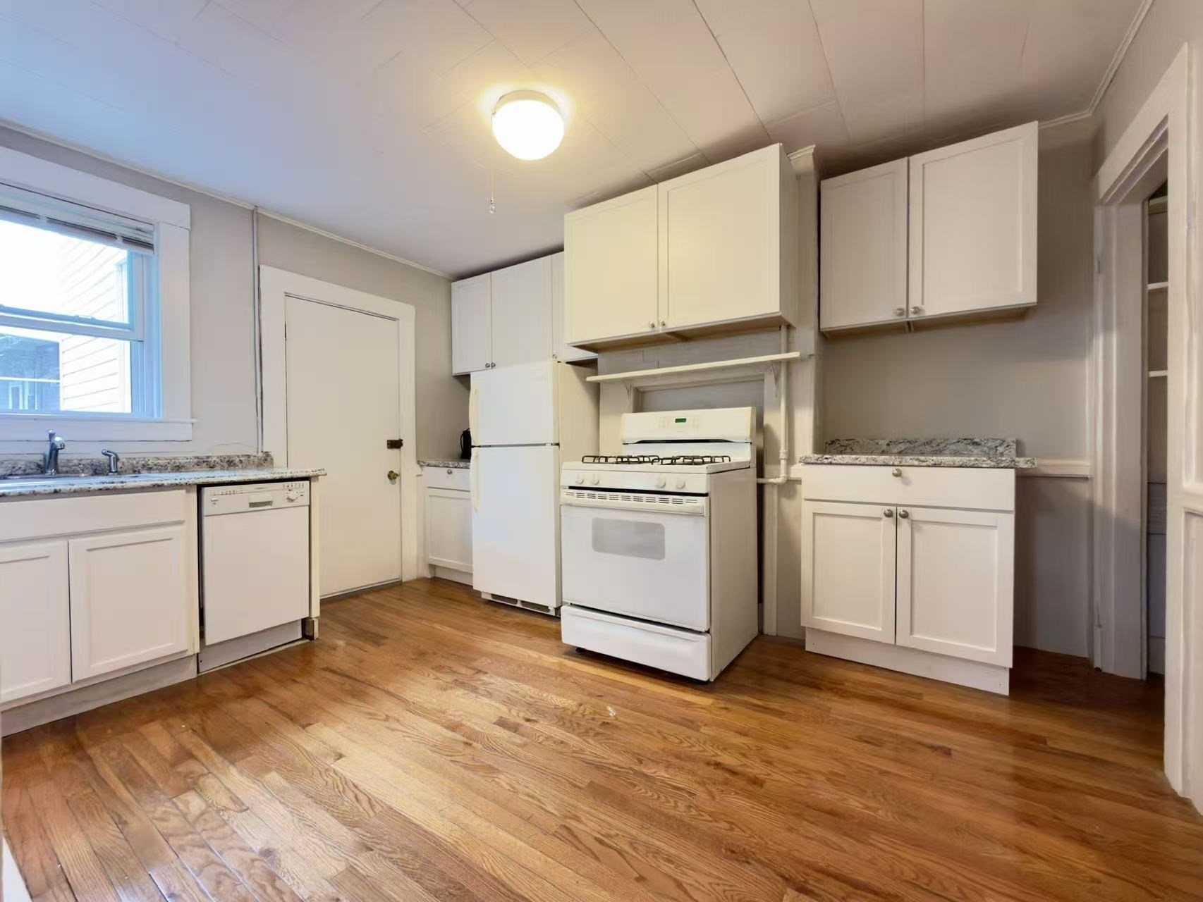 4 Sherman St Property Photo 1