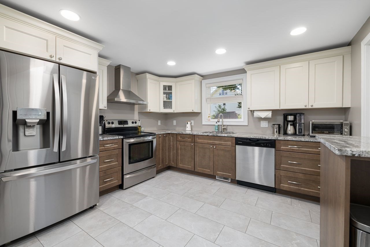 14 Sibley Property Photo 2