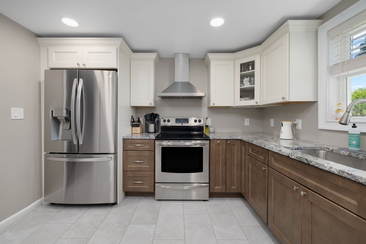 14 Sibley Property Photo 4