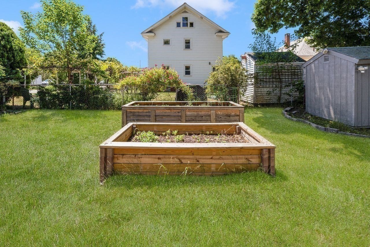 14 Sibley Property Photo 10
