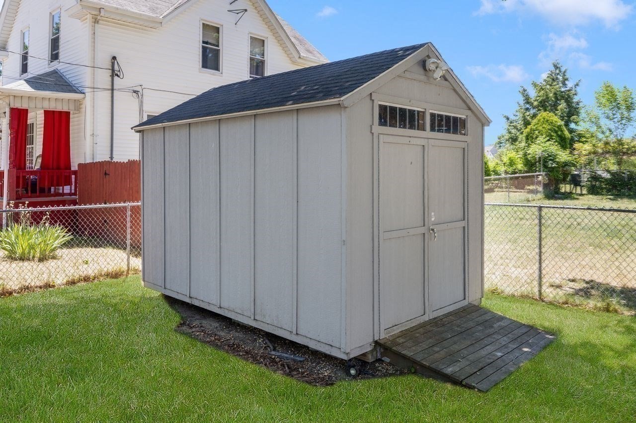 14 Sibley Property Photo 32
