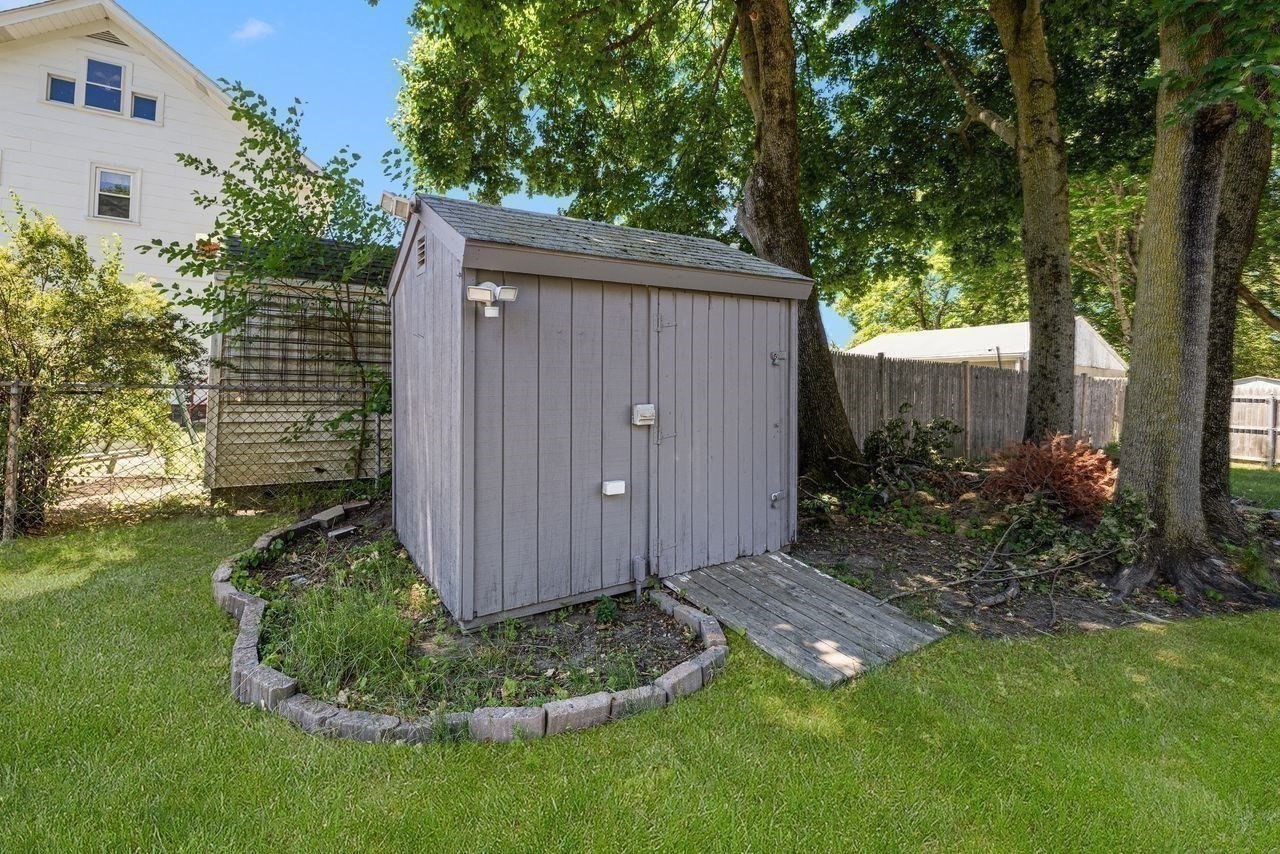 14 Sibley Property Photo 33