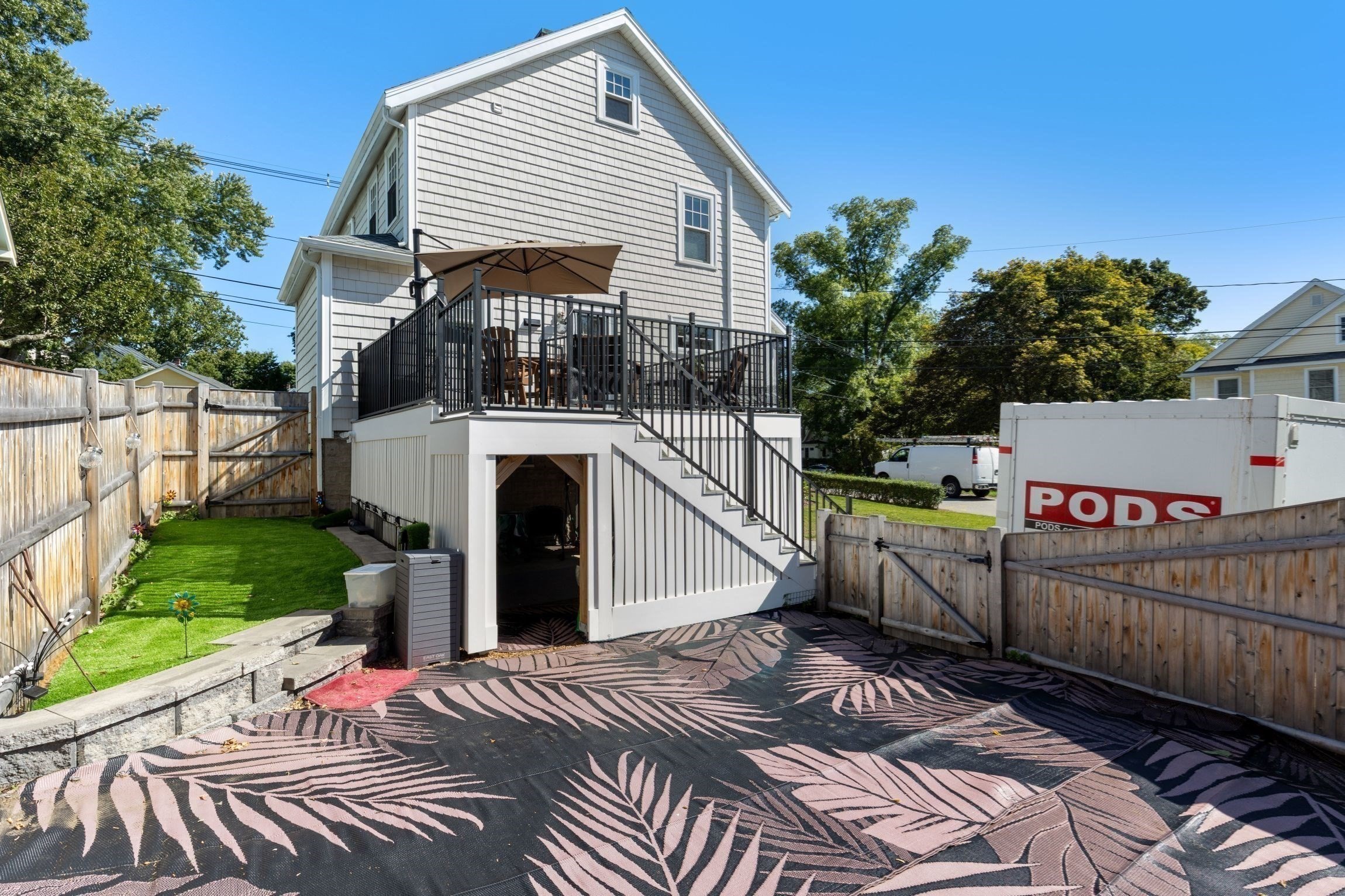 202 Spring St Property Photo 4