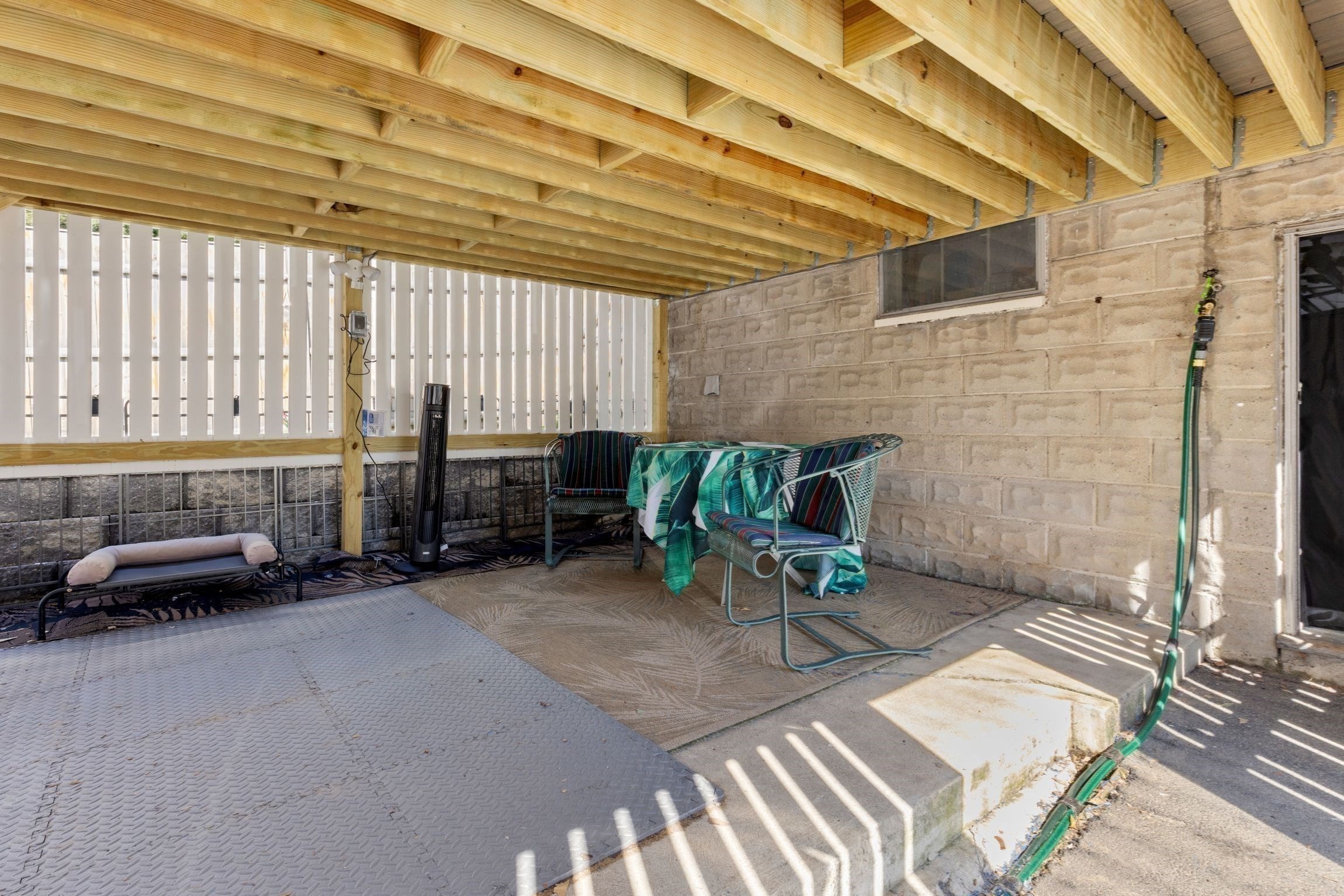 202 Spring St Property Photo 7
