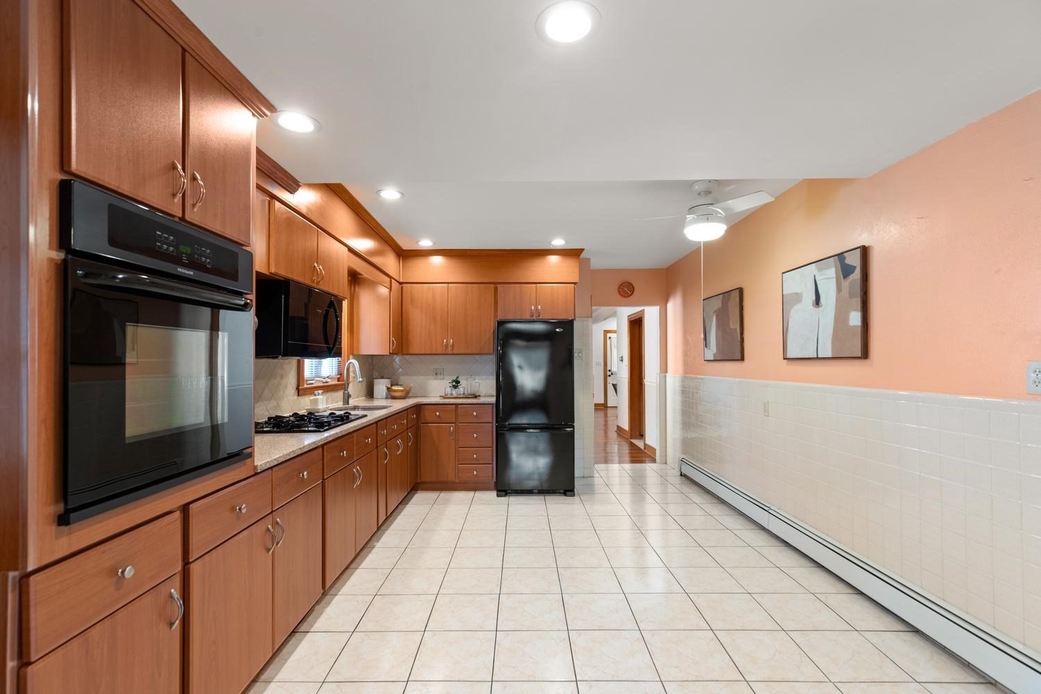 75 Park Ave Property Photo 12