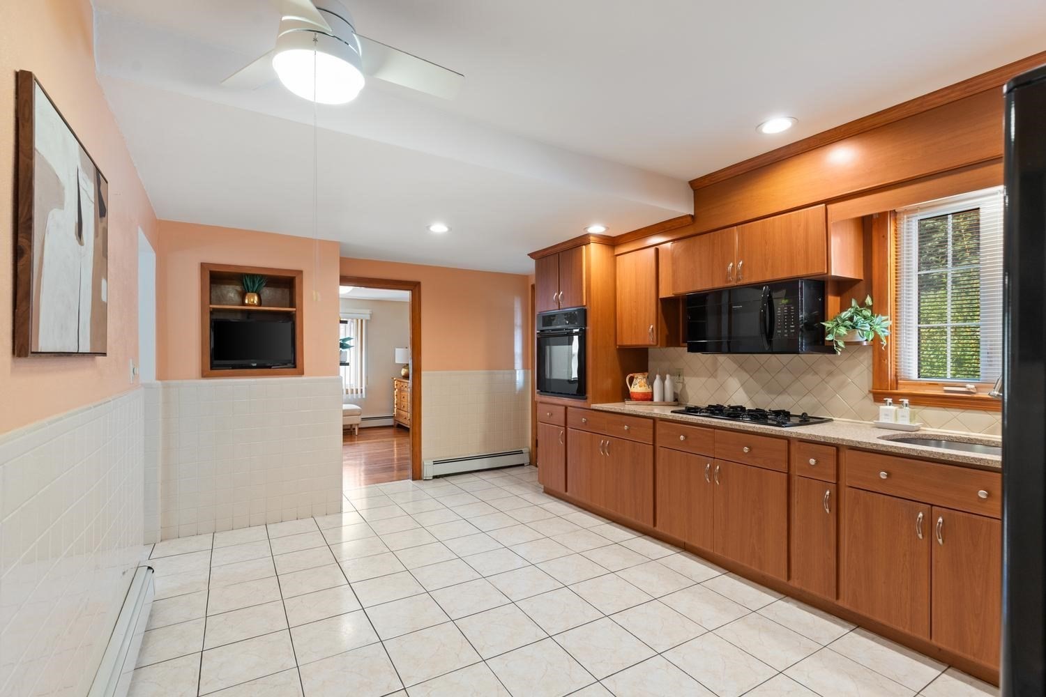 75 Park Ave Property Photo 13