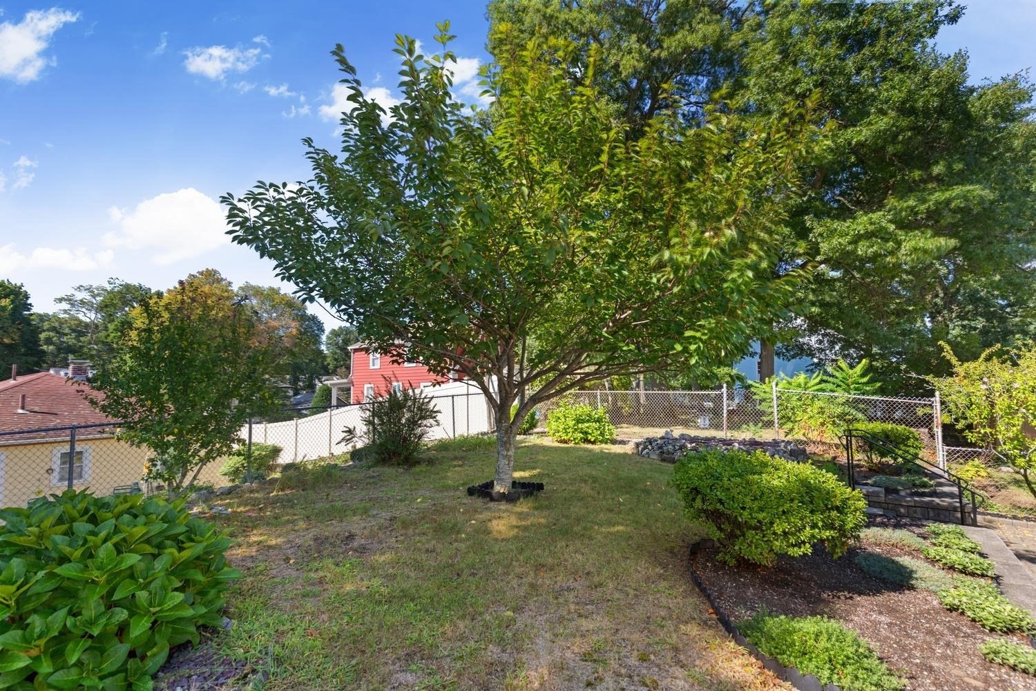 75 Park Ave Property Photo 29