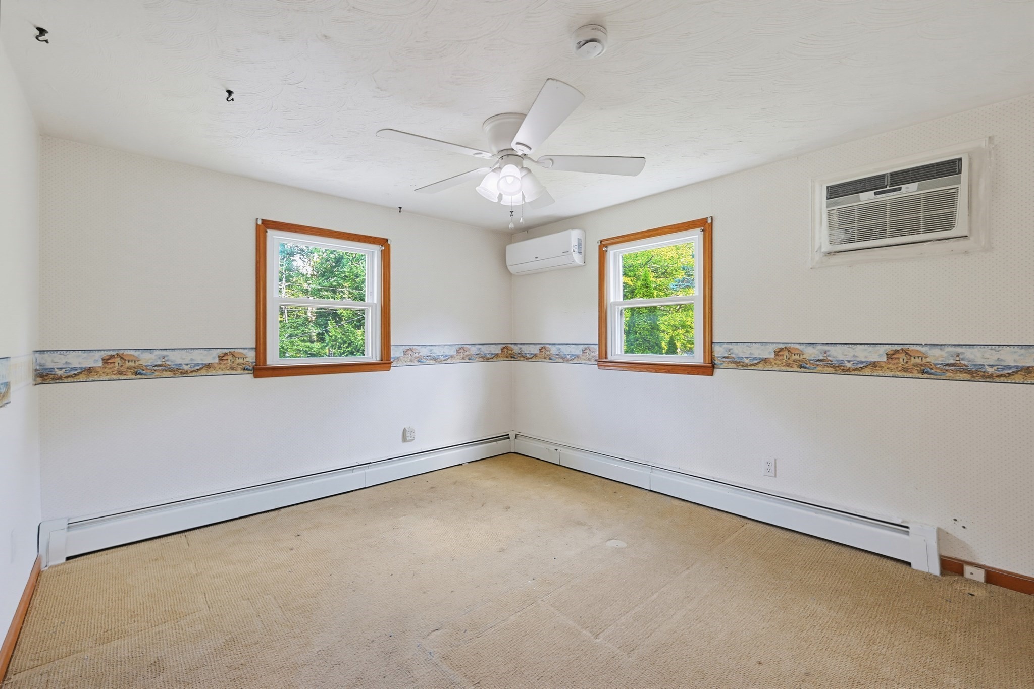 223 Reed Rd Property Photo 13