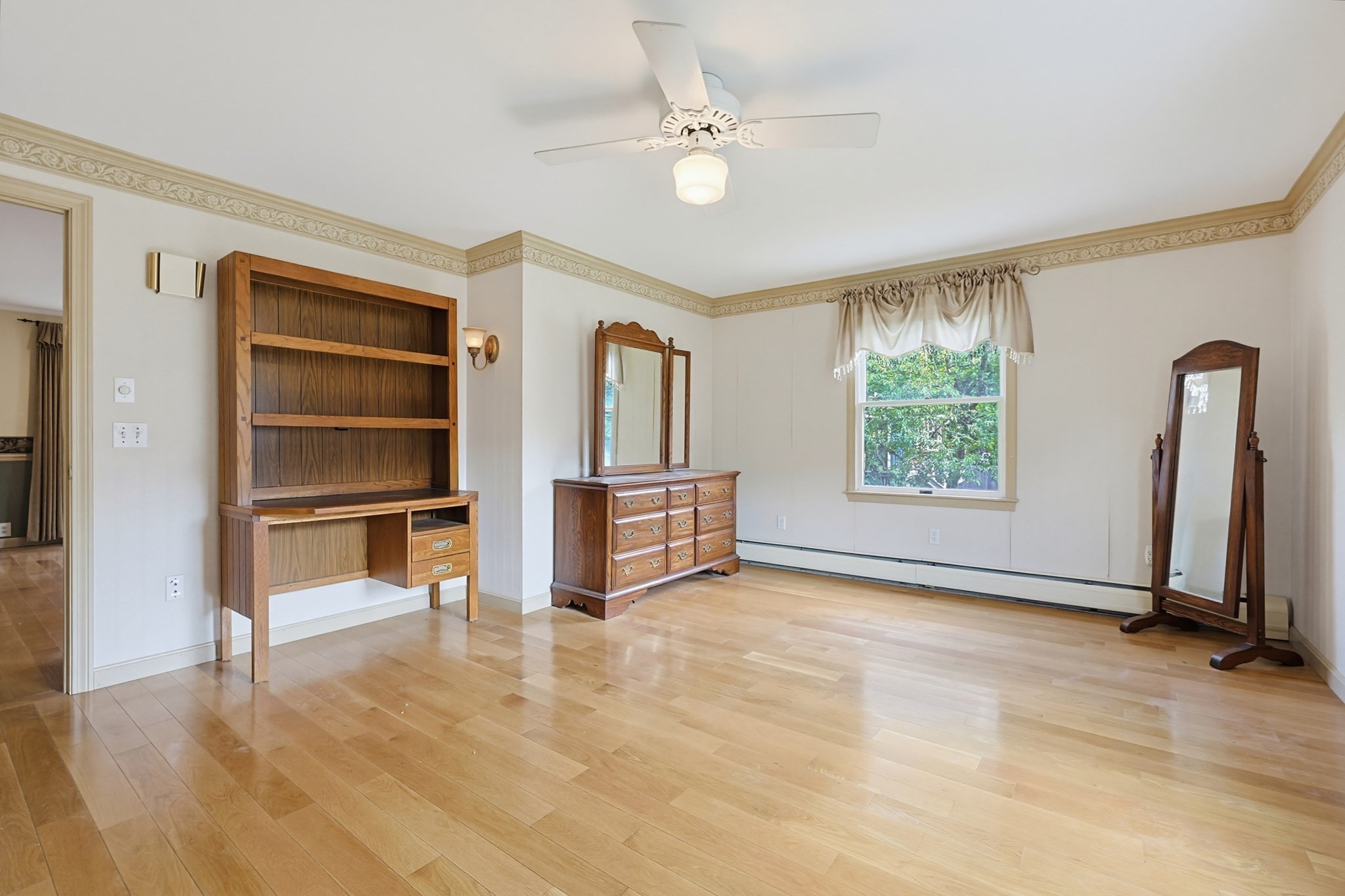 223 Reed Rd Property Photo 17
