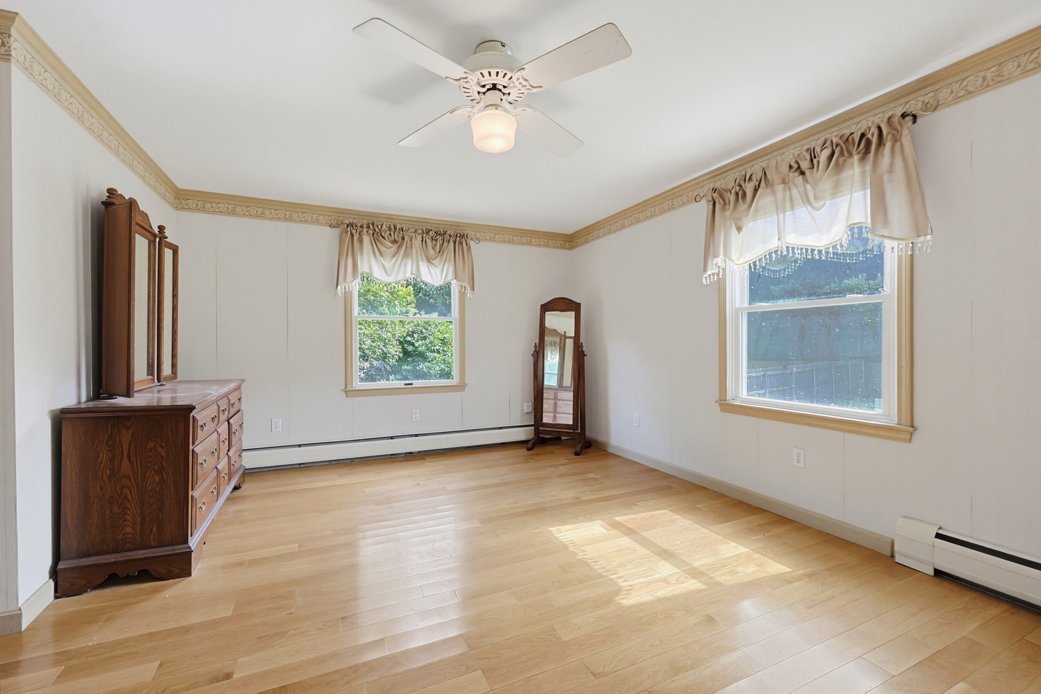 223 Reed Rd Property Photo 18