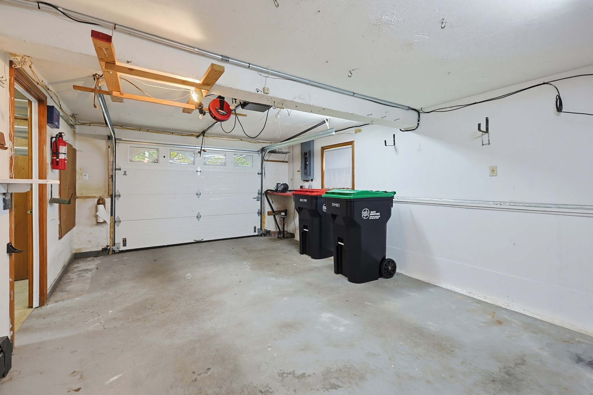 223 Reed Rd Property Photo 28