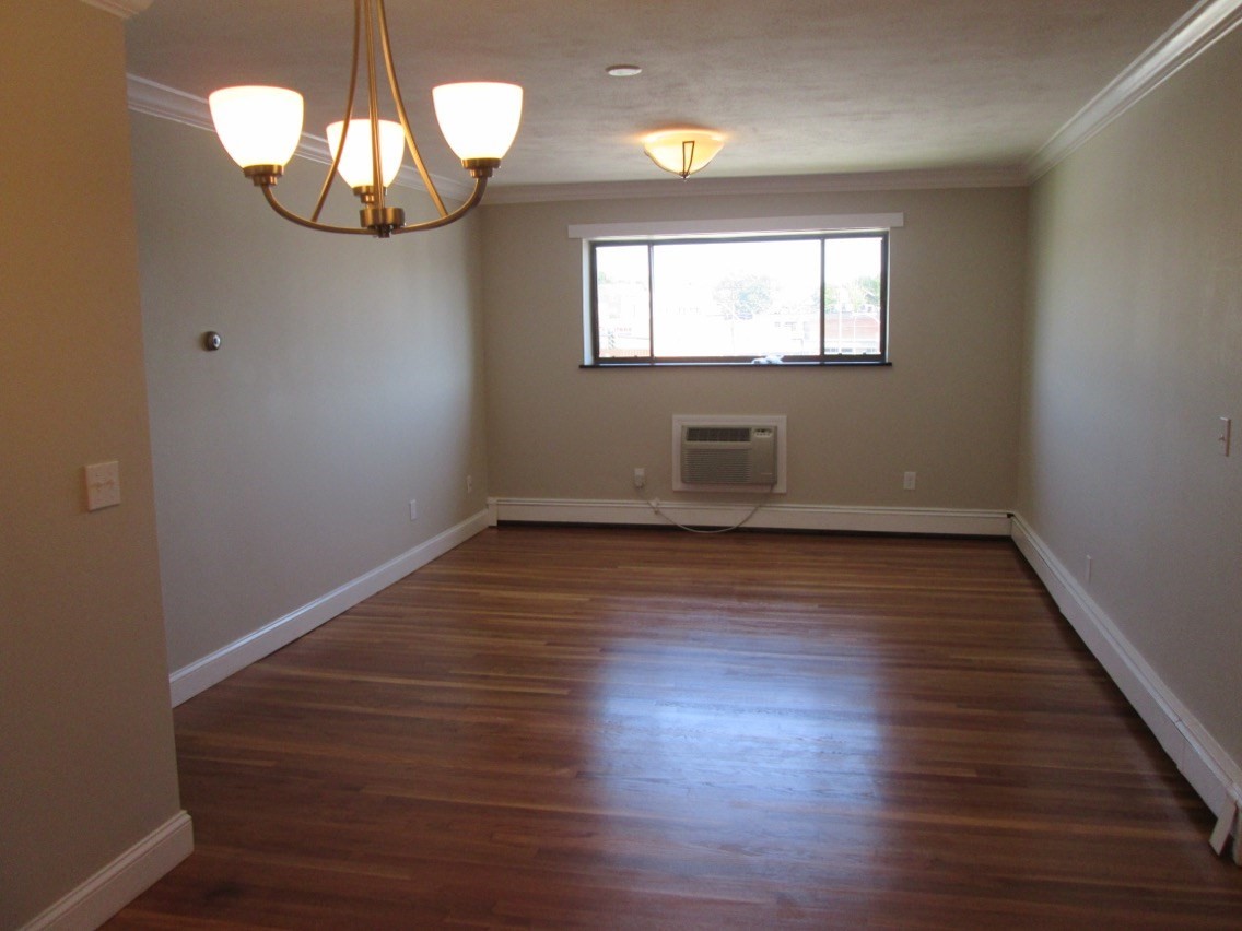 8r Riverside Street # 3 Property Photo 4