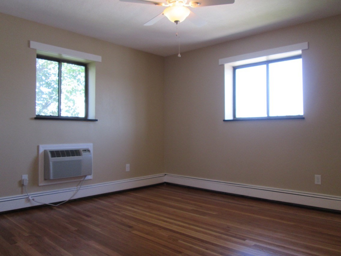 8r Riverside Street # 3 Property Photo 7