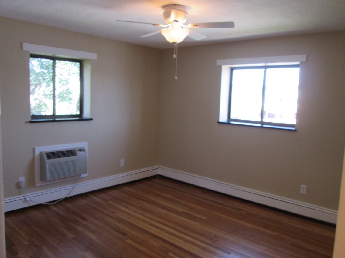 8r Riverside Street # 3 Property Photo 8