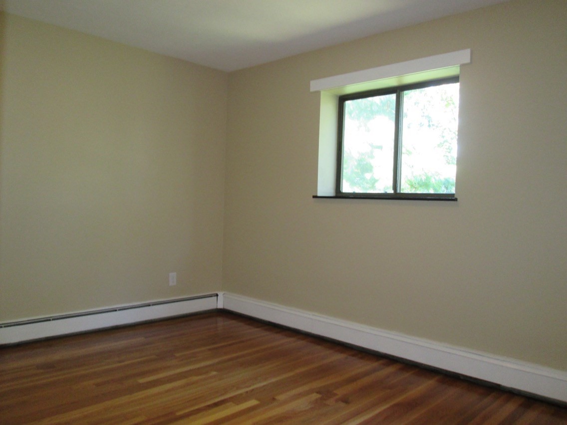 8r Riverside Street # 3 Property Photo 13
